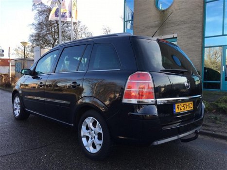 Opel Zafira - 2.2 Cosmo AUTOMAAT/PDC/NAP/CRUISE CONTROL/ELEK. RAMEN, SPIEGELS/7 ZITS/LMV/TREKHAAK/EN - 1