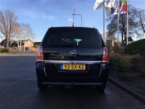 Opel Zafira - 2.2 Cosmo AUTOMAAT/PDC/NAP/CRUISE CONTROL/ELEK. RAMEN, SPIEGELS/7 ZITS/LMV/TREKHAAK/EN - 1