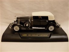 1:32 American Mint (Signature) 1933 Cadillac Fleetwood closed Phaeton black