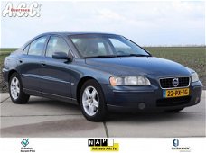 Volvo S60 - 2.4 D AUTOMAAT Leer Trekhaak ECC PDC Navi