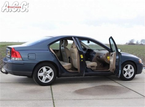 Volvo S60 - 2.4 D AUTOMAAT Leer Trekhaak ECC PDC Navi - 1