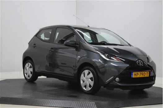 Toyota Aygo - 1.0 VVT-i x-play Airco, Camera, 5-deurs, bluetooth, Limiter - 1