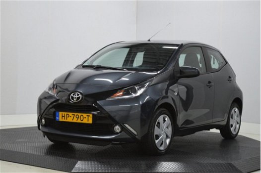 Toyota Aygo - 1.0 VVT-i x-play Airco, Camera, 5-deurs, bluetooth, Limiter - 1