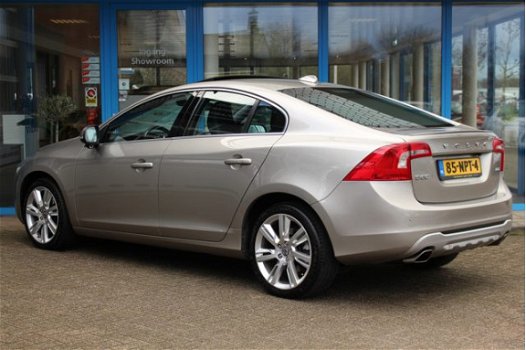 Volvo S60 - 2.0T Aut Summum Plus Leder - Schuifdak - Camera - Zeer compleet - 1