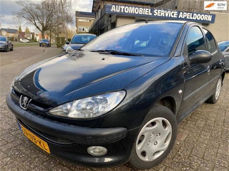 Peugeot 206 - 1.4 Gentry *STUURBEKR*AIRCO*ELEKTR. RAMEN*APK - 1