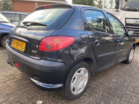 Peugeot 206 - 1.4 Gentry *STUURBEKR*AIRCO*ELEKTR. RAMEN*APK - 1