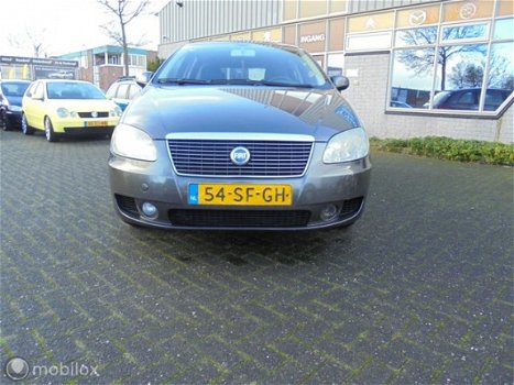 Fiat Croma - 2.2-16V Business Connect rijdt goed - 1