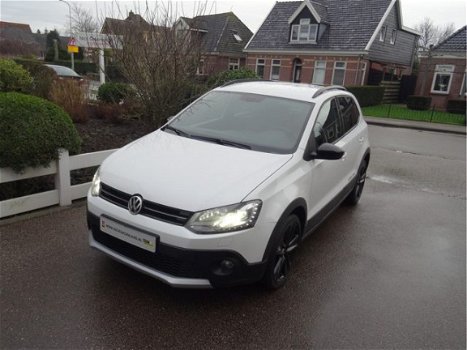 Volkswagen Polo - 1.2 TSI 105pk Cross PARELMOER WIT XENON/LED VERLICHTING CLIMATE CONTROLE ZEER MOOI - 1