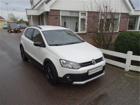 Volkswagen Polo - 1.2 TSI 105pk Cross PARELMOER WIT XENON/LED VERLICHTING CLIMATE CONTROLE ZEER MOOI - 1