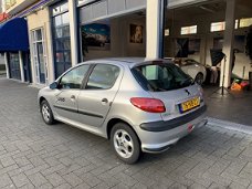 Peugeot 206 - 1.4 XR Challenge 5 DEURS