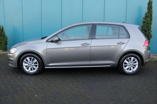 Volkswagen Golf - 1.6 TDI Comfortline Executive BlueMotion/ECC/LMV/PDC/NAV - 1