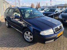 Skoda Octavia Combi - 2.0 Elegance