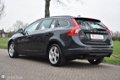 Volvo V60 - 2.0T Momentum - 1 - Thumbnail