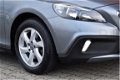 Volvo V40 Cross Country - 1.6 D2 Kinetic Navigatie - 1 - Thumbnail