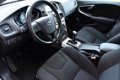 Volvo V40 Cross Country - 1.6 D2 Kinetic Navigatie - 1 - Thumbnail