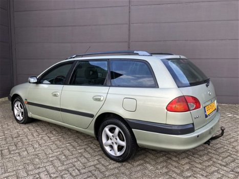 Toyota Avensis Wagon - 2.0 D4-D Linea Sol - 1