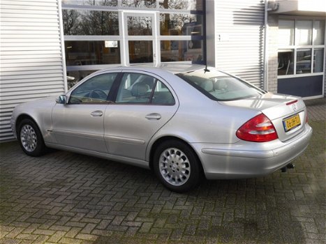 Mercedes-Benz E-klasse - 240 Elegance ECC NAVI AFN TREKHAAK FISCAAL VRIENDELIJK - 1