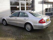 Mercedes-Benz E-klasse - 240 Elegance ECC NAVI AFN TREKHAAK FISCAAL VRIENDELIJK