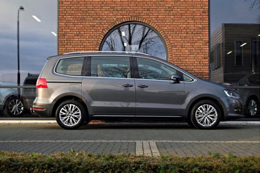 Volkswagen Sharan - 2.0 TDI DSG Comfortline 7p. Navigatie, PDC - 1