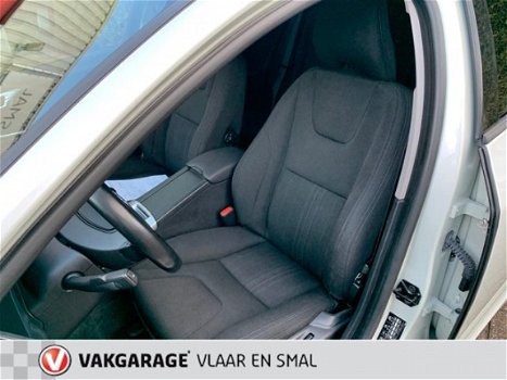 Volvo V60 - 1.6 T3 Kinetic Navigatie-bleutooth-parkeersensoren-Cosmic metallic white - 1