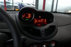 Renault Twingo - 1.2-16V Collection AIRCO / ELEK.RAMEN / SPORT STRIPING / RADIO.CD / PRIVACY.GLASS /