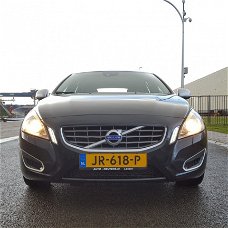 Volvo V60 - D3 2.0 163 PK R-DESIGN EDITION AUTOMAAT