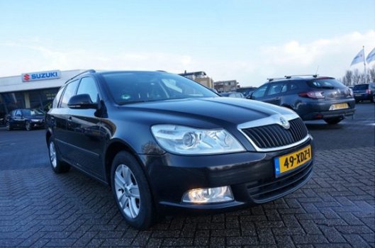 Skoda Octavia Combi - 1.2 TSI ECC NAVI CRUISE TREKHAAK - 1