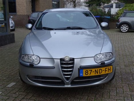 Alfa Romeo 147 - 1.6 T.SPARK EDIZIONE LIMITATA Alle Facturen Aanwezig - 1