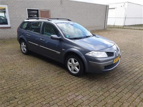 Renault Mégane Grand Tour - Megane MÉGANE 1.6 16V PRIVILÈGE - 1