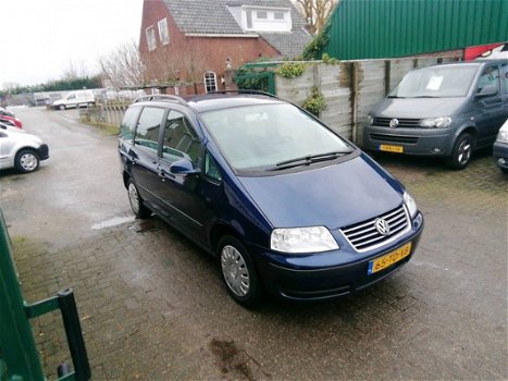 Volkswagen Sharan - 2.0 Trendline 7-zits Nieuwe APK bij aflevering - 1