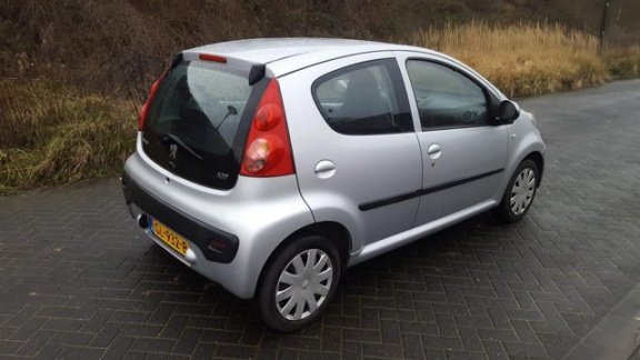 Peugeot 107 - 1.0-12V XR - 1