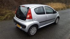 Peugeot 107 - 1.0-12V XR