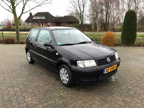 Volkswagen Polo - 1.0 - 1