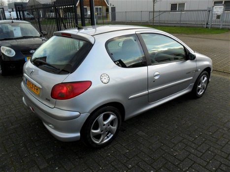 Peugeot 206 - 1.6-16V Quiksilver , airco, apk tot dec 2020 - 1