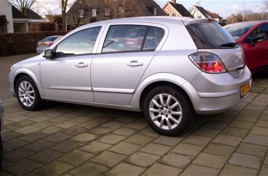 Opel Astra - 1.6 Temptation - 1