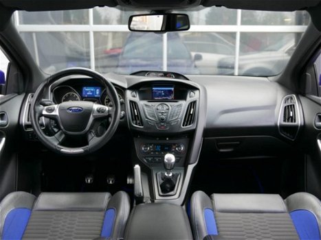 Ford Focus Wagon - 2.0 EcoBoost ST-2 Recaro *250pk* NIEUWSTAAT Orig. NL 2e eig. 18 Inch APK 02-2021 - 1