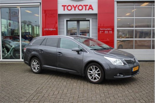 Toyota Avensis Wagon - 1.8 VVTi Business - 1