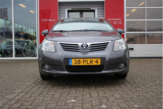 Toyota Avensis Wagon - 1.8 VVTi Business - 1