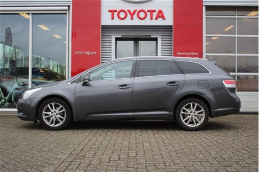 Toyota Avensis Wagon - 1.8 VVTi Business - 1