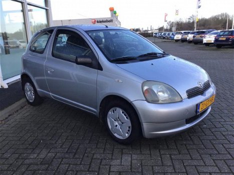 Toyota Yaris - 1.3-16V VVT-i Luna - 1