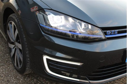 Volkswagen Golf - 1.4 TSI GTE €13.450, - ex btw (204pk) LED V+A/ Zwarte hemel Automaat/ Groot Navi/ - 1