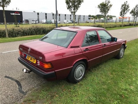 Mercedes-Benz 190-serie - 1.8 E Basic Echt in nieuwstaat Mercedes 190 e 59079 echte km - 1