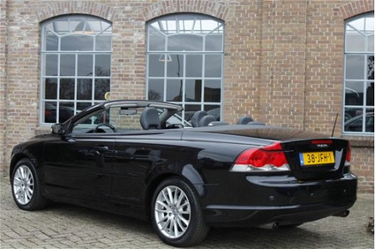 Volvo C70 Convertible - 2.4 D5 180 PK Automaat Slechts 126.157 km Clima, Cruise, Xenon, Stoelverwarm - 1