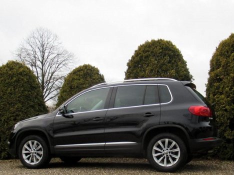 Volkswagen Tiguan - 1.4 TSI Sport&Style ECC / Navi / Trekhaak - 1