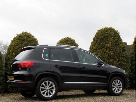 Volkswagen Tiguan - 1.4 TSI Sport&Style ECC / Navi / Trekhaak - 1