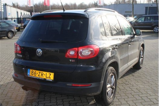 Volkswagen Tiguan - 1.4 TSI Comfort&Design 4Motion Deze auto moet nog gereinigd worden. airco, clima - 1