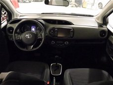 Toyota Yaris - 1.5 Hybrid Dynamic/Clima/Navi/Camera/LMV/Rijstrooksensor