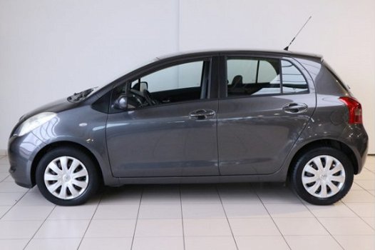 Toyota Yaris - 1.3 VVTi Sol MMT - 1