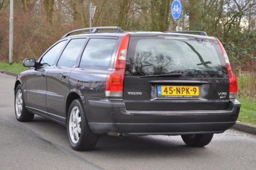 Volvo V70 - 2.4 T Geartr. C.L. AUTOMAAT AIRCO/LEDER/CRUISE YOUNGTIMER - 1