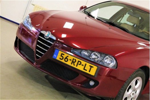 Alfa Romeo 147 - 1.6 T.SPARK 16V DISTINCTIVE LEDER 5 DEURS PDC - 1